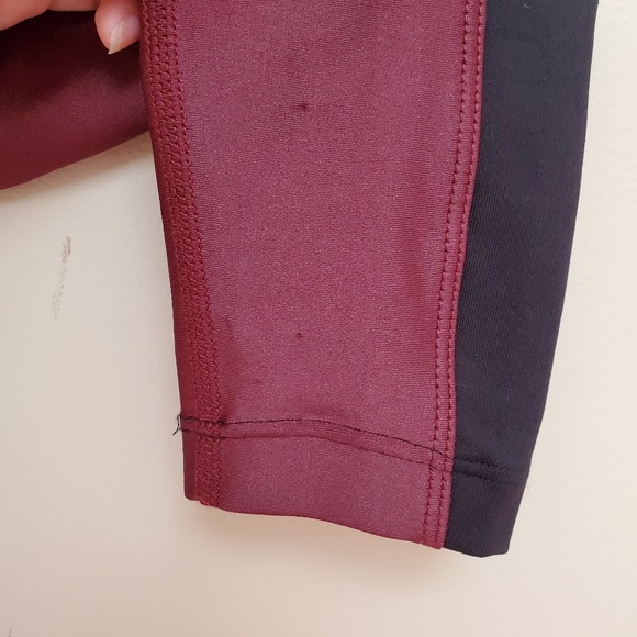 carbon38 breaker metallic wine leggings high rise - Picture 5 of 6